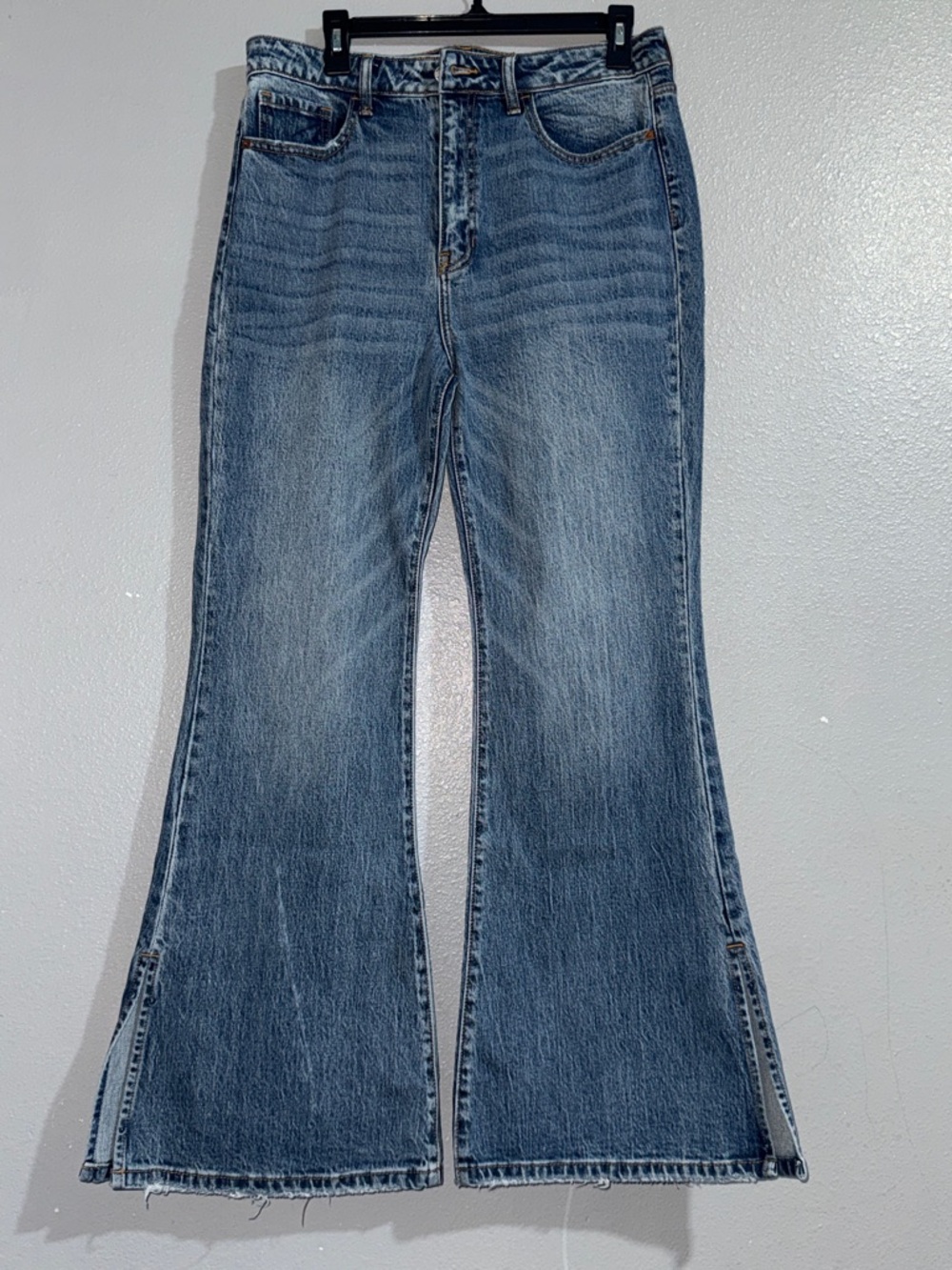 Willow & root Women's  Flare Jeans in Medium Blue Wash